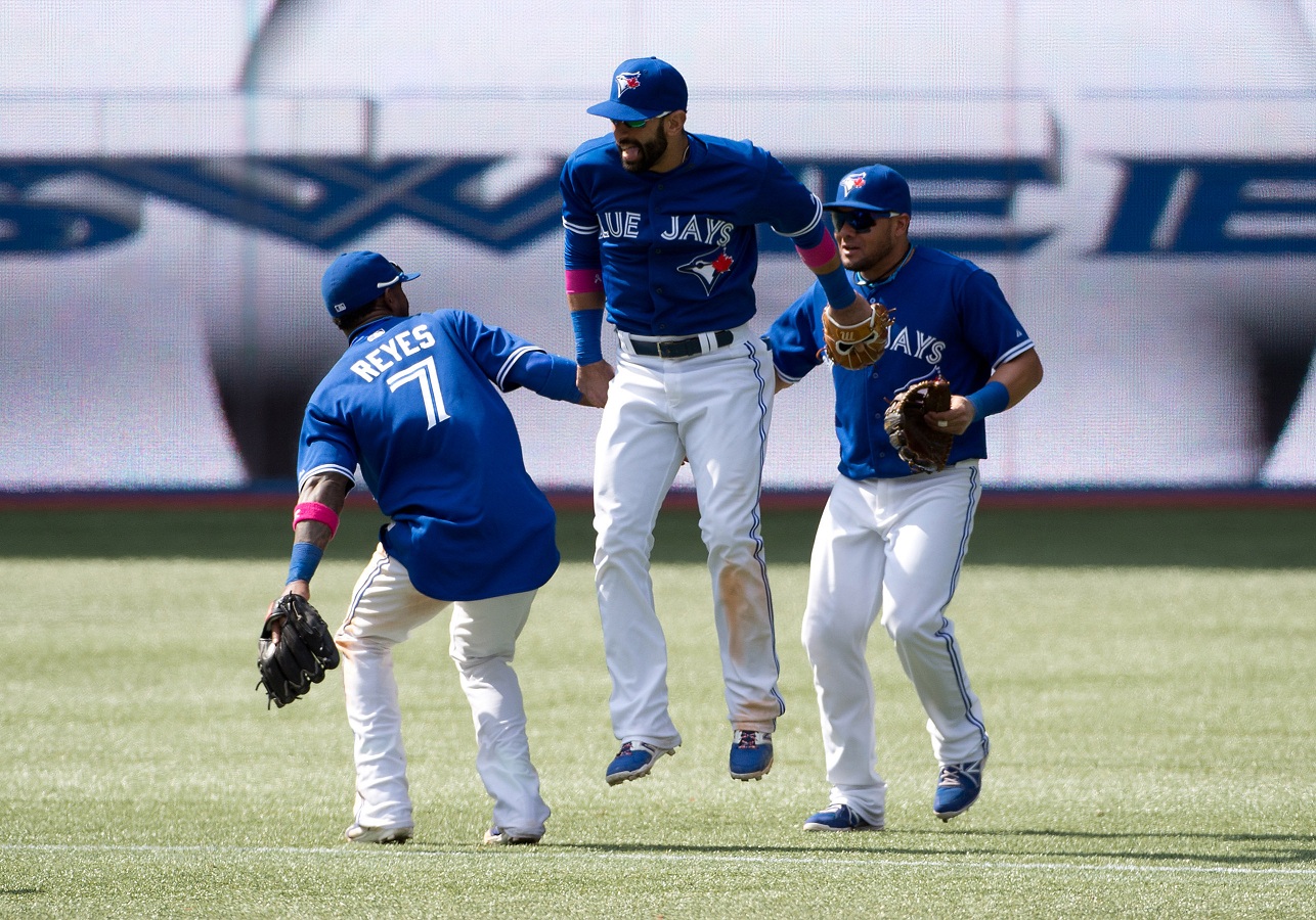 Edwin Encarnacion, Blue Jays beat Rays to extend streak