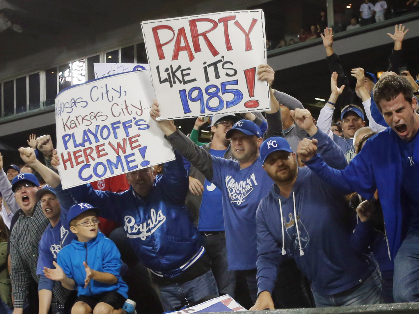 29 years of bottled-up playoff joy pours out for Royals