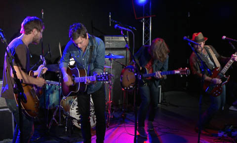 Studioa The Wild Feathers Perform The Ceiling