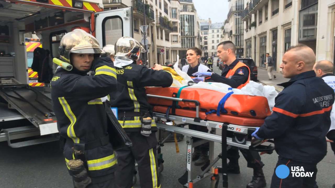 Thousands attend vigil for Paris terror attack victims