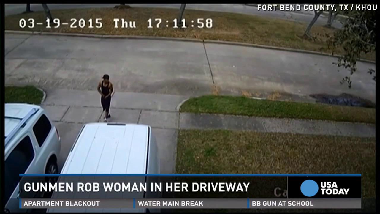 Caught On Camera Gunmen Rob Woman In Her Driveway 9517