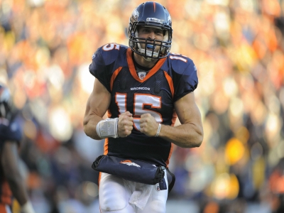 Quarterback Tim Tebow signs contract with Philadelphia Eagles