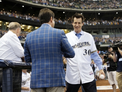 Craig Counsell replaces Ron Roenicke as Milwaukee manager