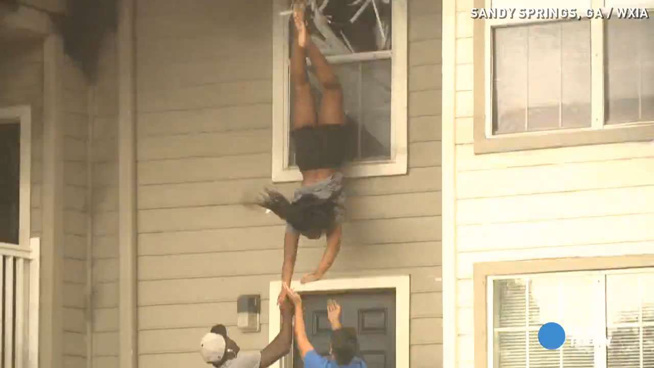 See Girls Dive Out Of Window To Escape Massive Fire 