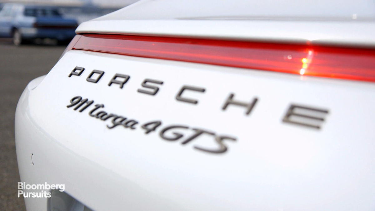 Porsche 911 S/T Review - Bloomberg