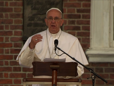 Pope Celebrates Religious Freedom, Immigrants