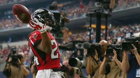 Julio Jones Torches the Cowboys for a 45-Yard TD, Falcons vs. Cowboys