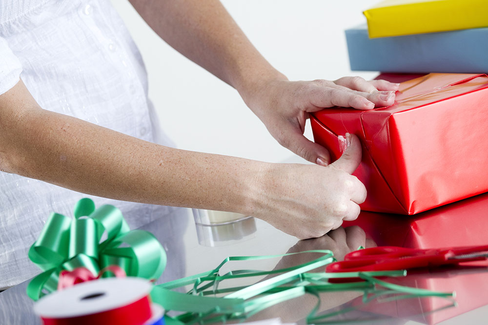 how-to-wrap-a-present-how-to-tie-a-bow