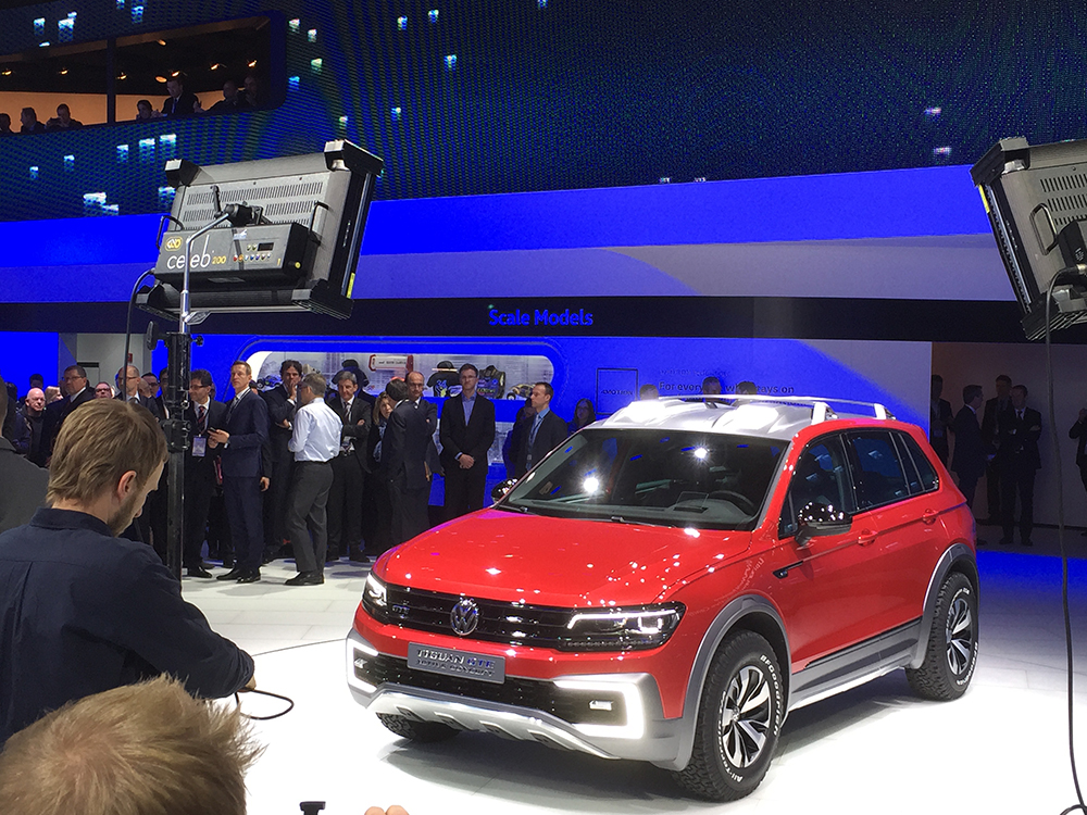 máquina artículo fractura Detroit auto show: Volkswagen reveals plug-in hybrid Tiguan concept