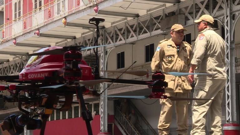 Rio de Janeiro firefighters, drones join Zika battle