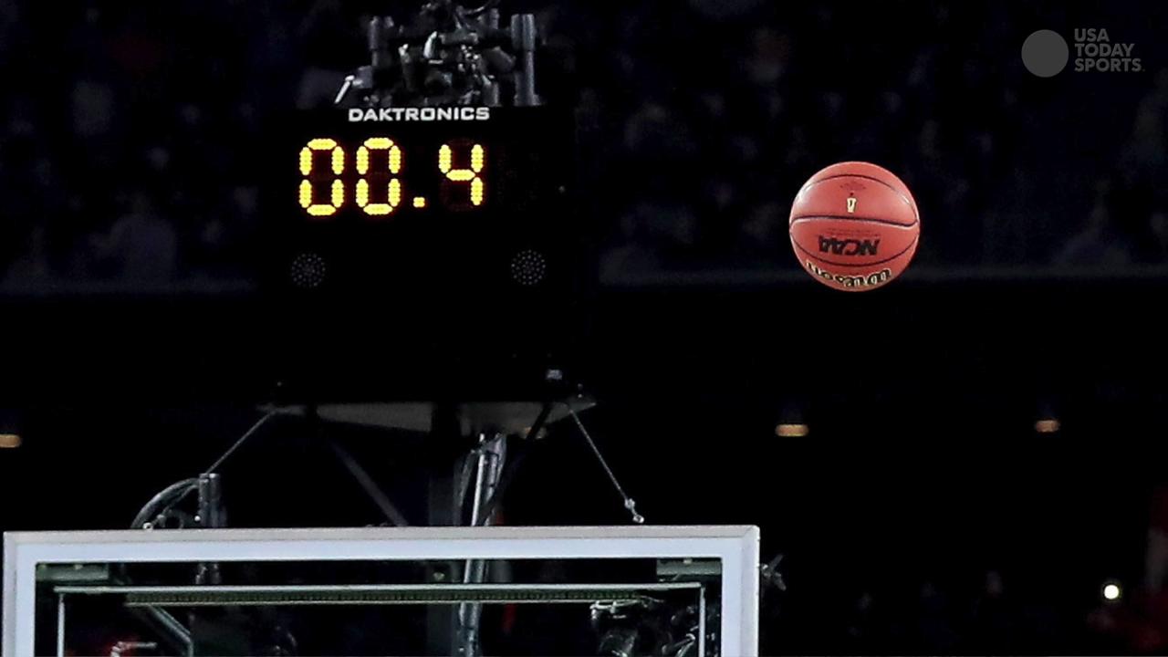 Villanova Pulls out Win over North Carolina With Buzzer Beater Three Pointer