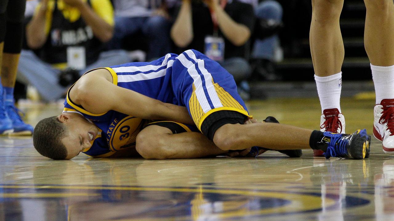 stephen-curry-s-ankle-injury-latest-in-long-history-of-lower-leg-problems