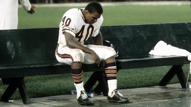 Pro Football Hall of Famer Gale Sayers battling dementia