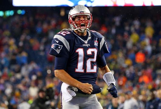 Rob Gronkowski 'steals' Tom Brady's jersey