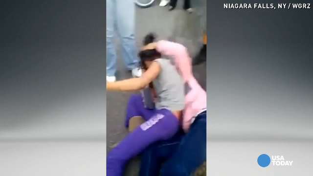 Mom arrested after encouraging daughter to fight