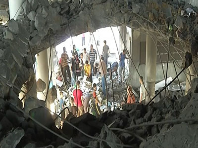 Raw: Aftermath of airstrike in Gaza