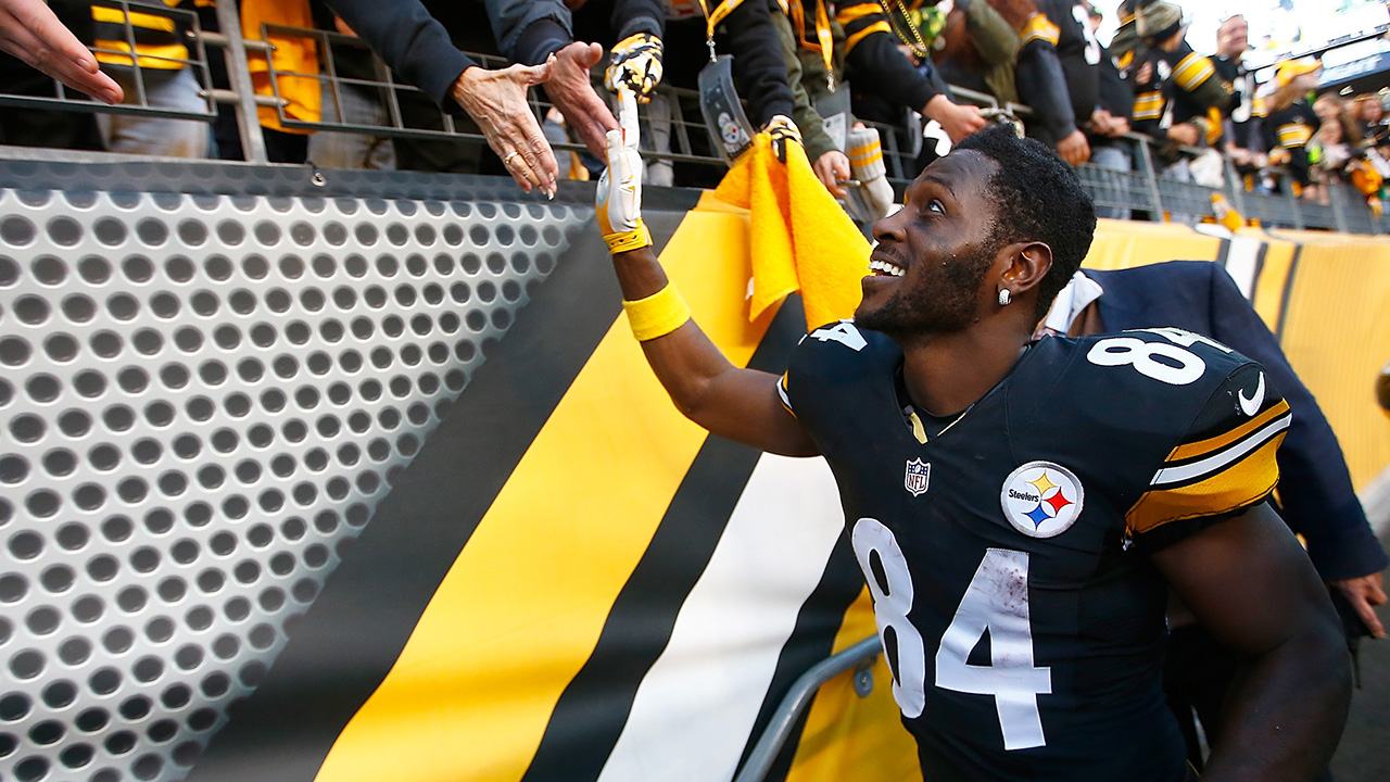 Steelers beat Raiders off of Brown's big day