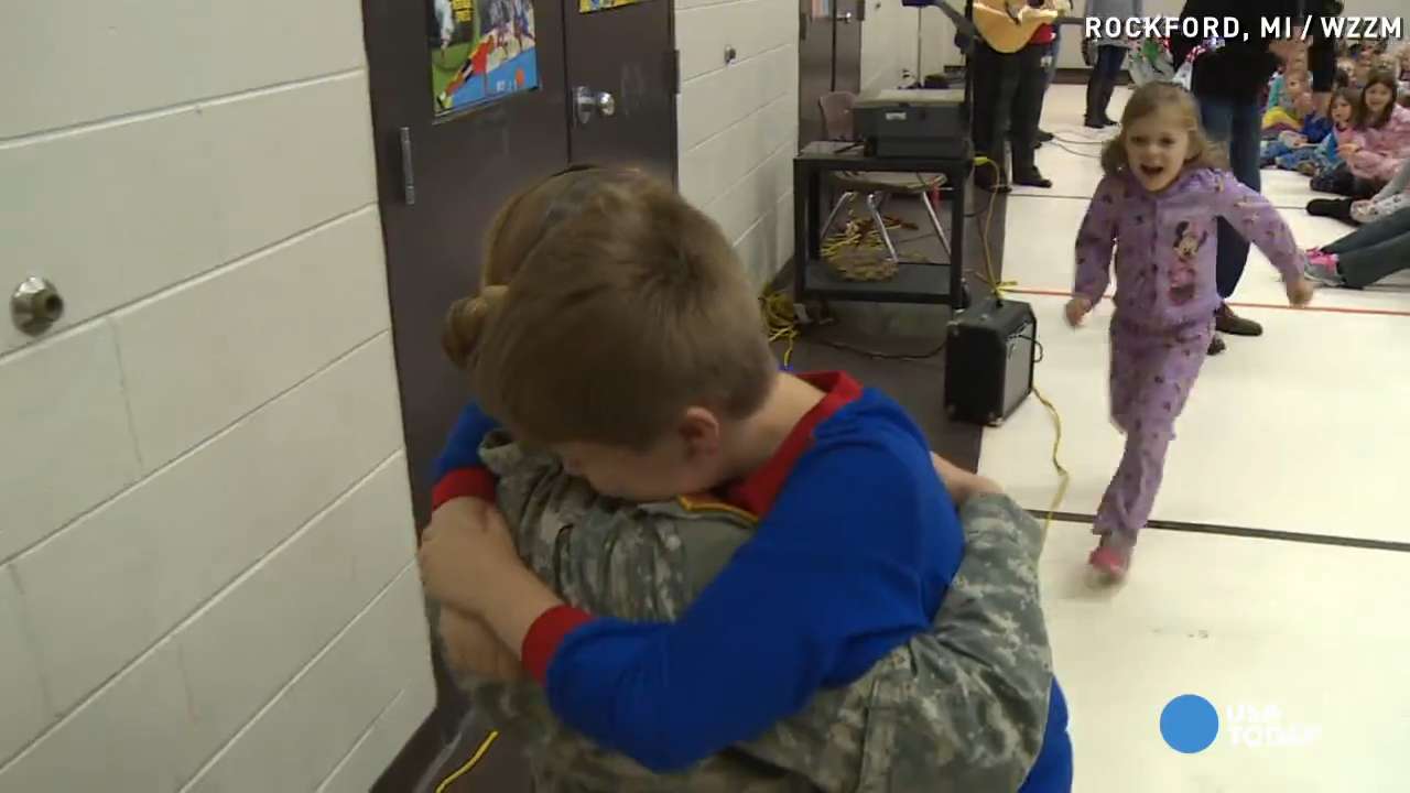 Army mom gets best reaction surprising kids at school