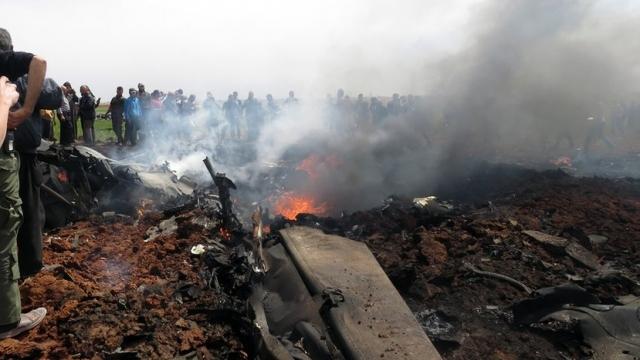 Syrian rebels shoot down a regime fighter jet