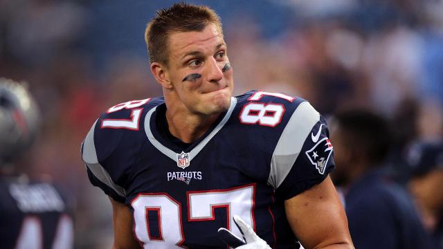 Report: Rob Gronkowski did not travel with Patriots to Arizona